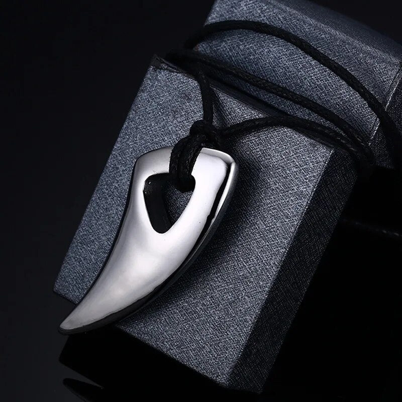 Vnox Black Stainless Steel Bull Horn Necklace for Men Best Price in Men Jewerly - 2023